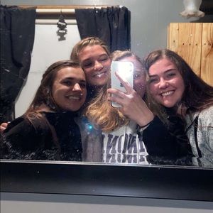 Meet your Posher, Avery